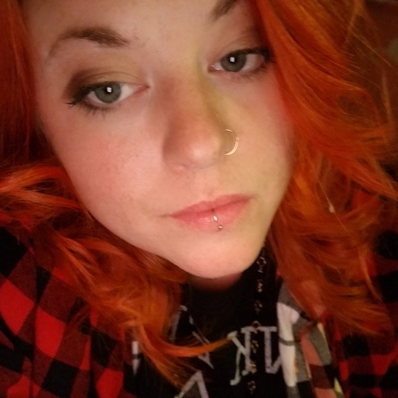 Meet your Posher, Ashley - Picture 3 of 5